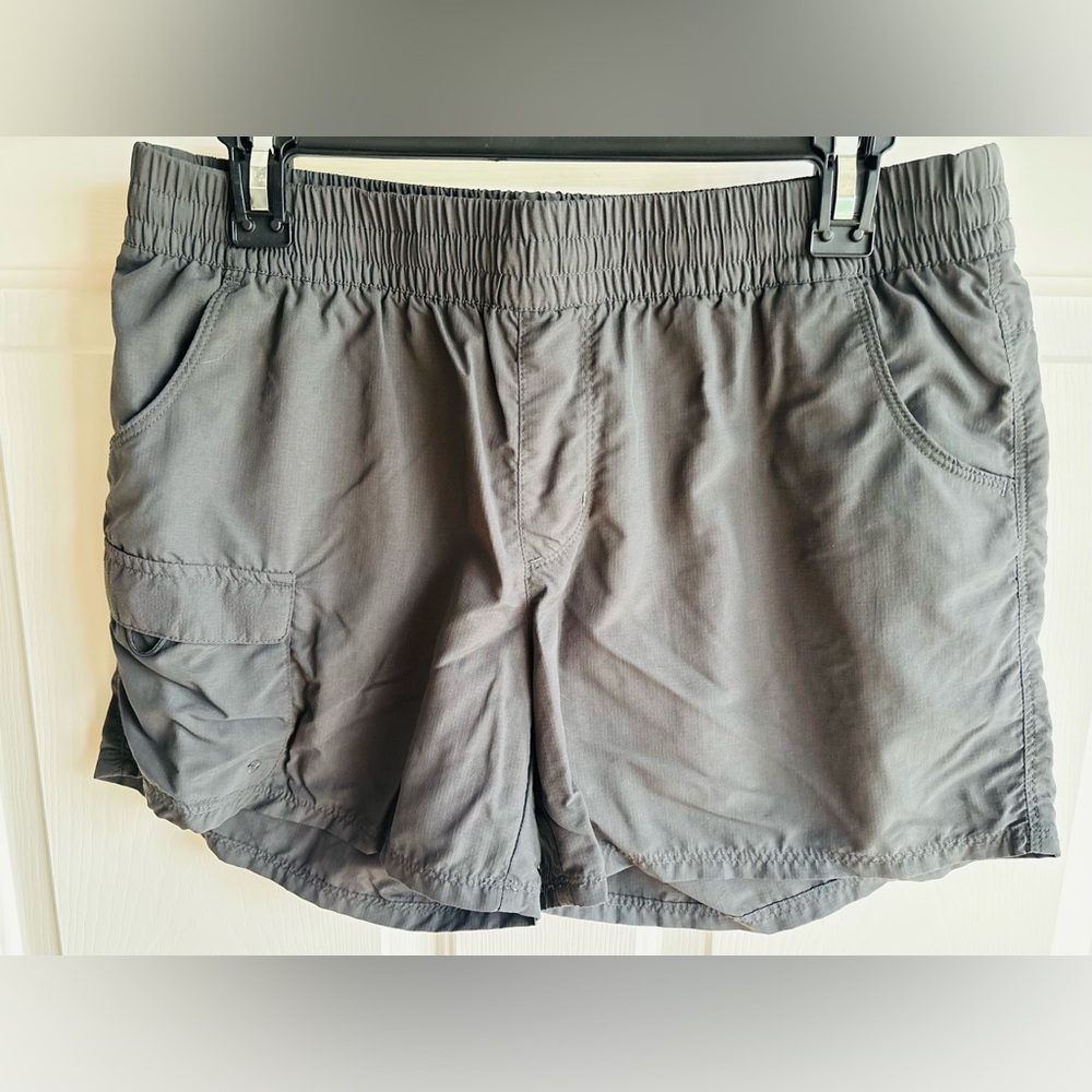 Columbia Women’s size Large Gray Elastic Waist Shorts